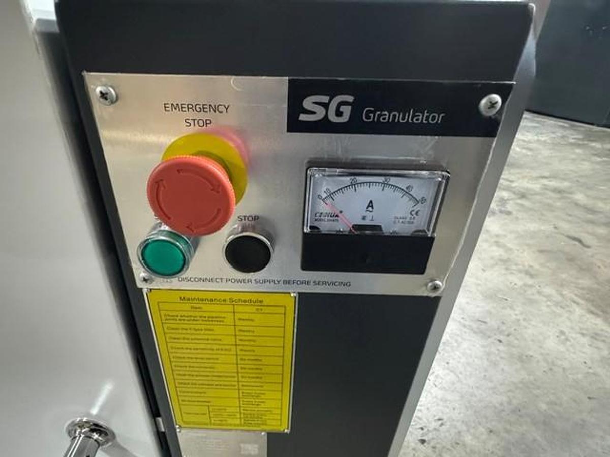 16.9 HP Shini SG-2348 Beside the Press Granulator with Blower and Cyclone (2026)