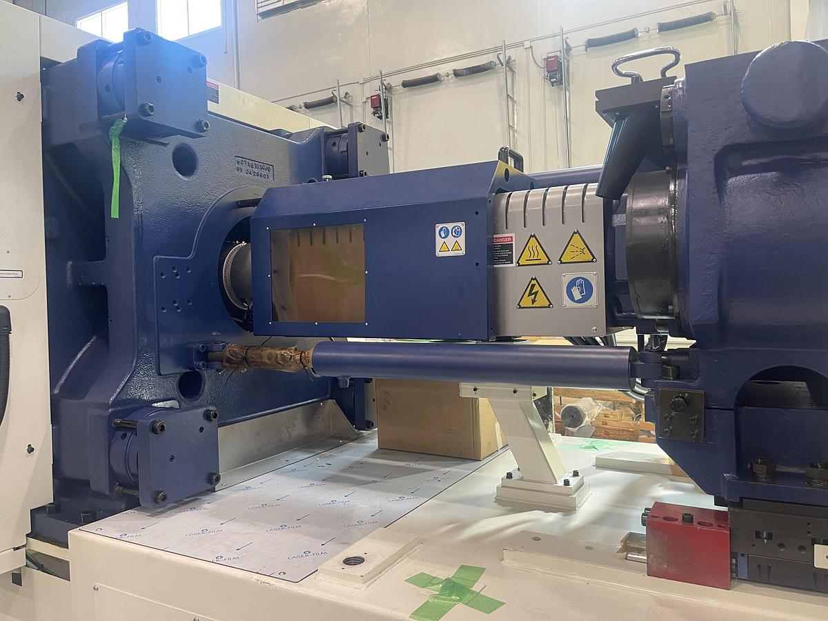 405 Ton, 39.73 oz Niigata MZ 3600/2250 Injection Molding Machine (2025)