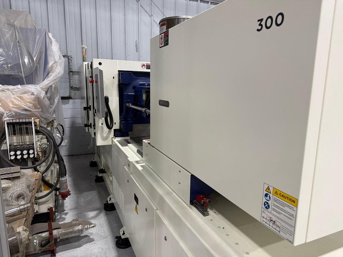 135 Ton, 4.73 oz Niigata MZ 1200/300 Injection Molding Machine (2025)