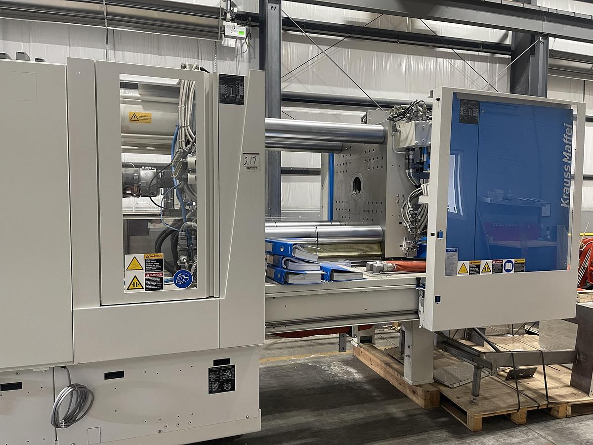 Used 330 Ton, 13.6 Oz. Krauss Maffei Injection Molding Machine (2016)
