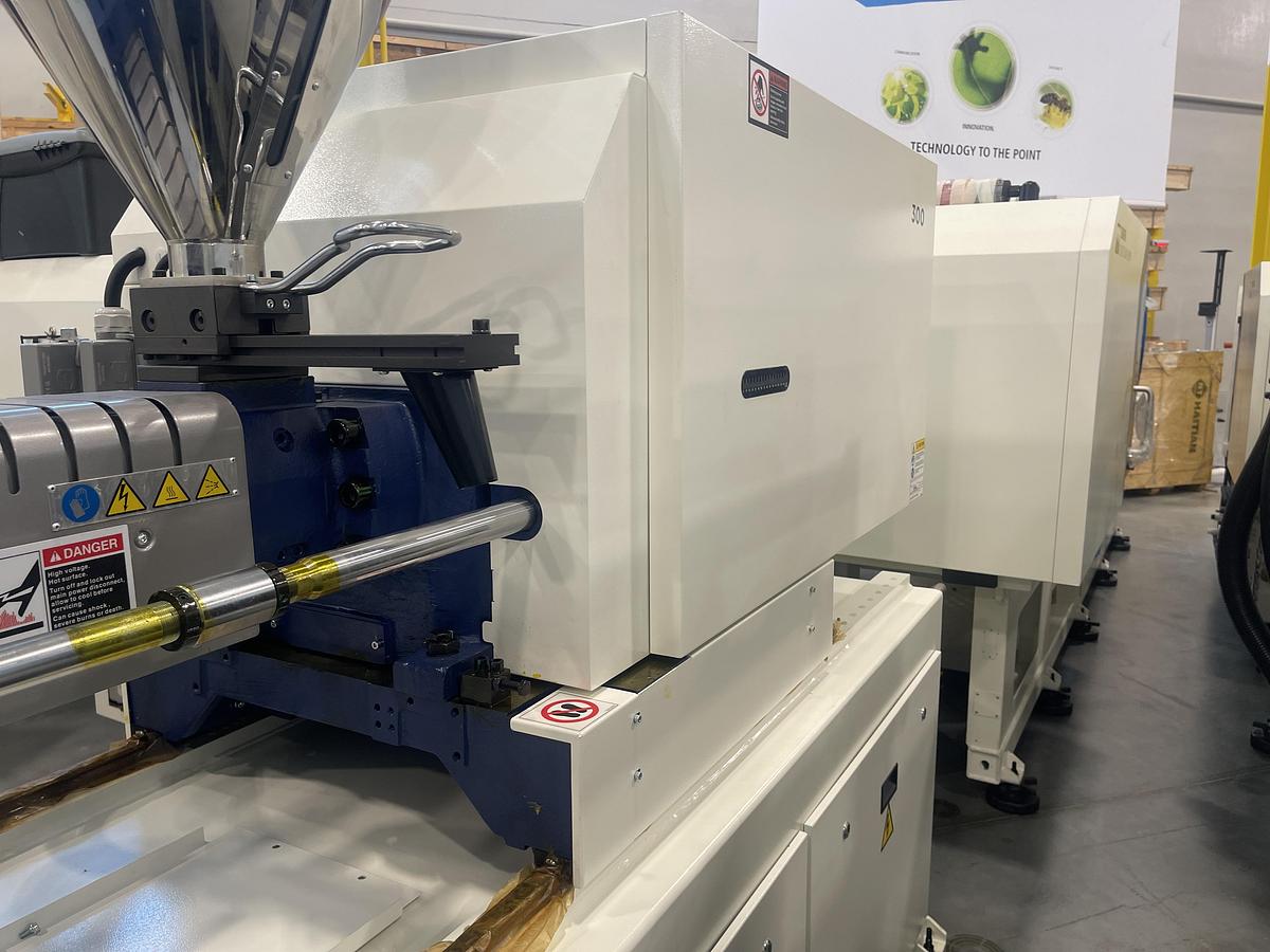 135 Ton, 5.85 oz Niigata MZ 1200/300 Injection Molding Machine (2025)