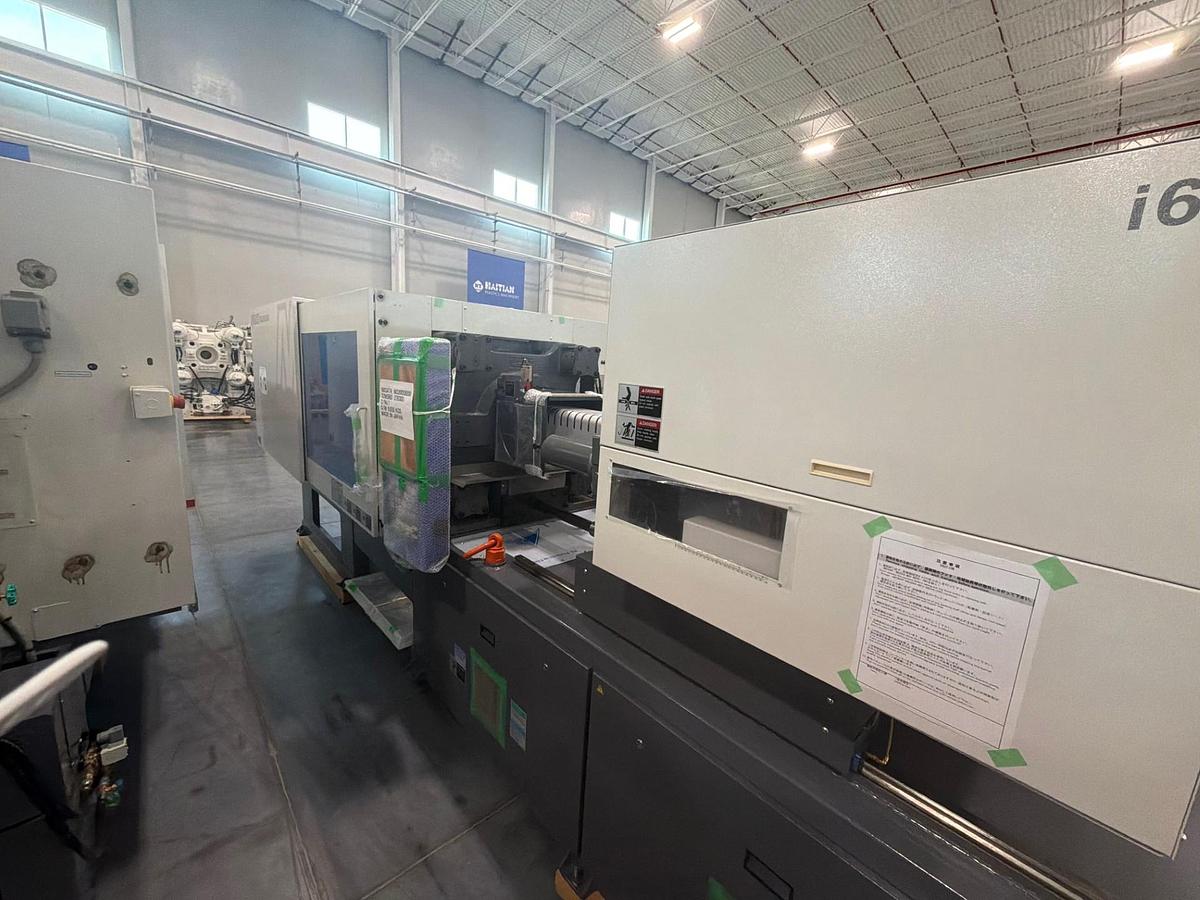 202 Ton, 14.12 Oz., Niigata MD200S8000 Injection Molding Machine