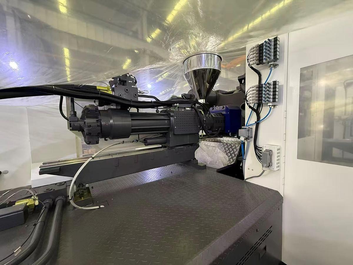 731 Ton, Multi-Shot "L" Configuration Two-Platen Injection Molding Machine w/Rotary Table (2025)