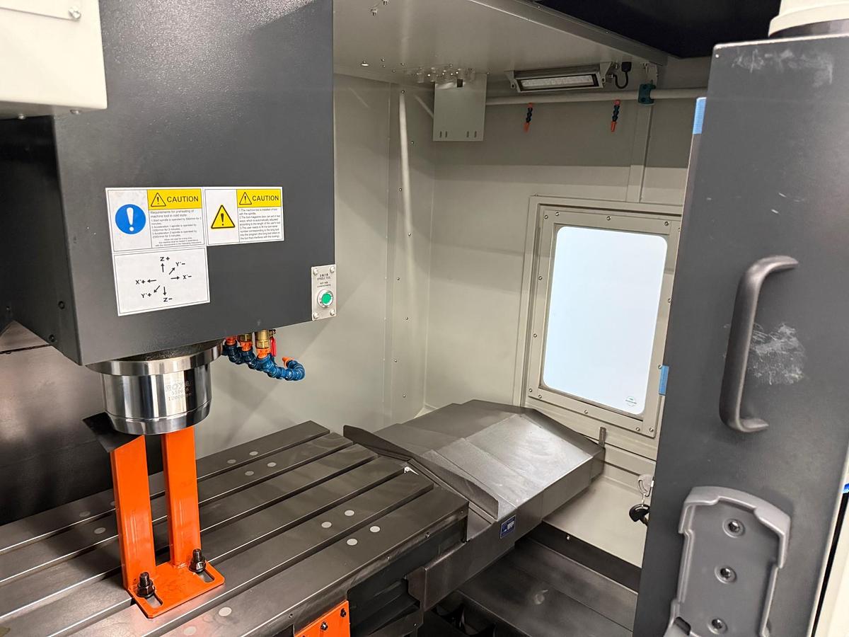 Hision Vertical Machining Center CAT40 BIG PLUS (2024)