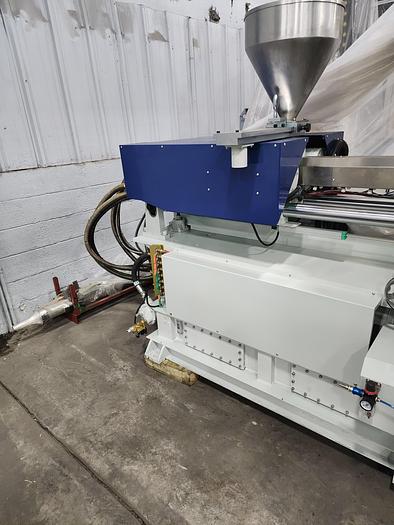 Used 94 Tons, 6.8 oz., MULTITECH Vertical Injection Molding Machine
