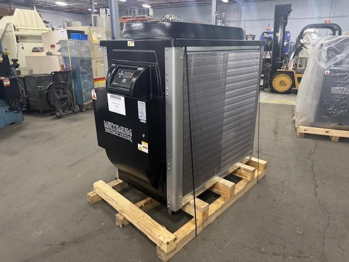 Advantage 10 Ton Air-Cooled Chiller 460V