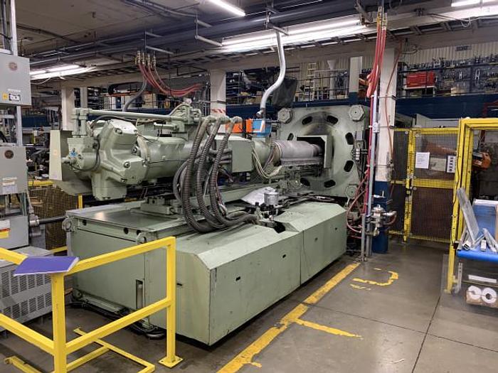 Used 943 Ton, 201.2 oz. Nissei Injection Molding Machine