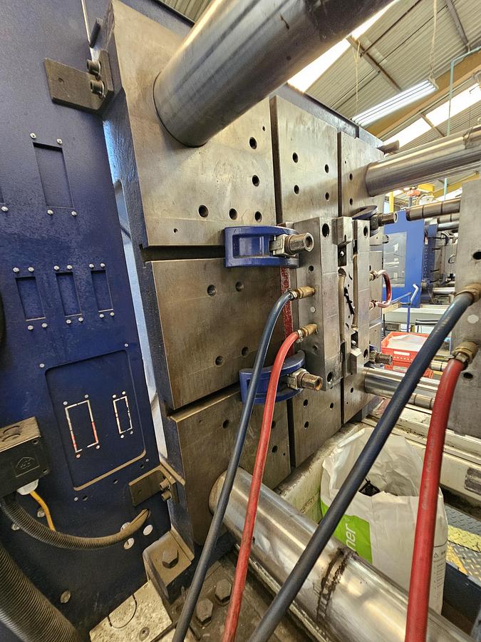 Used 213 Ton, 25.13 oz Haitian VE 2300-830 Injection Molding Machine (2020)