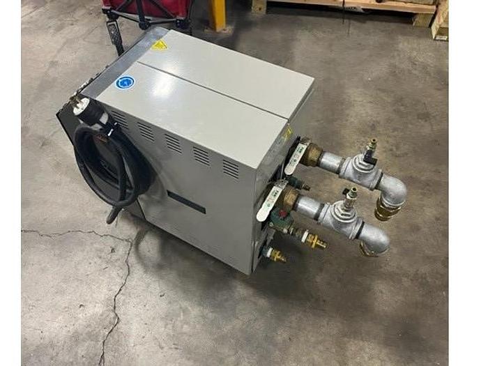 Used 5 HP 2017 Sterling M2B-2010H Temperature Control Unit