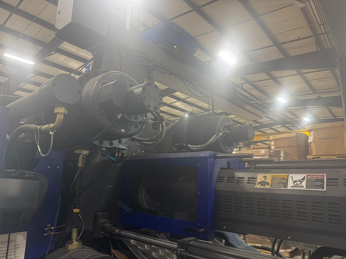 Used Not Ready - 1012 Ton, 118.3 Oz., Haitian JUII 9000/6800-B Injection Molding Machine