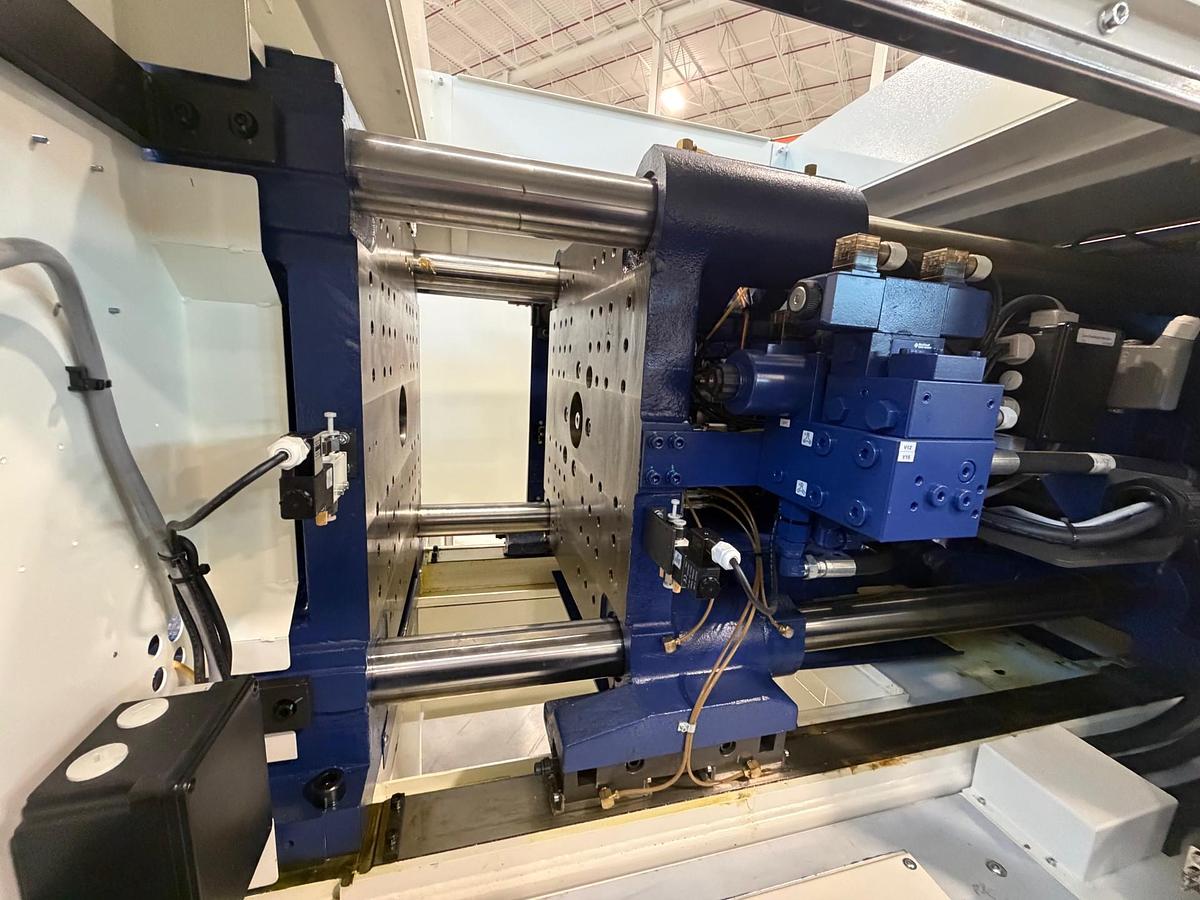 135 Ton, 3.21 Oz., Haitian ZEV 1200/210 Injection Molding Machine