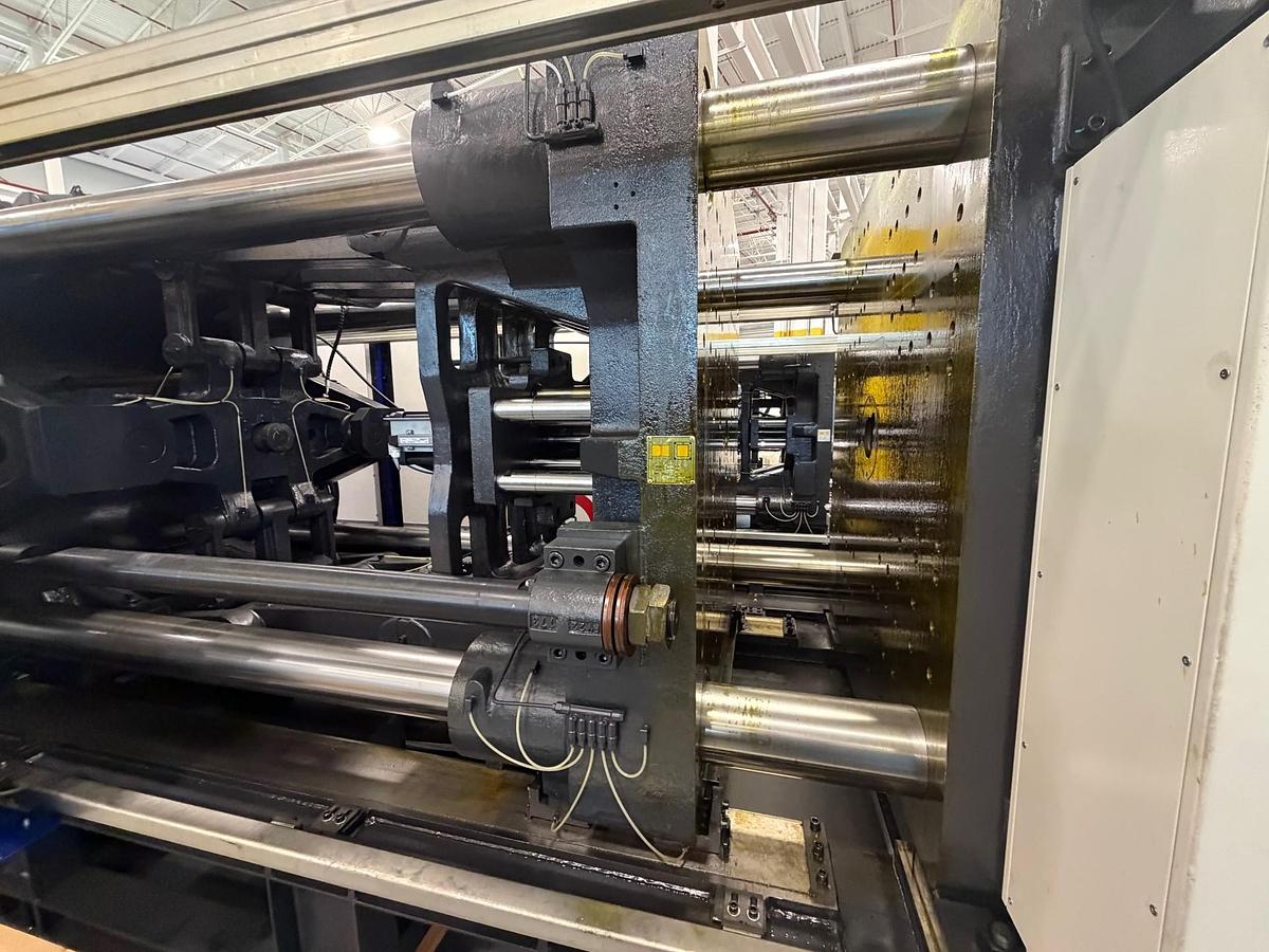 596 Ton, 34.23 Oz., Haitian MAIII 5300/2250 Injection Molding Machine