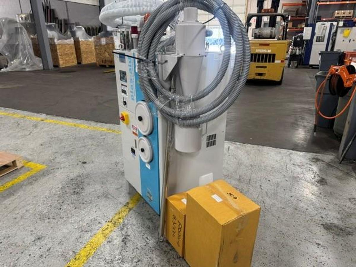 60 lb/hr Matsui MJ3-50U Material Dryer with 110 lb. Hopper (2026)
