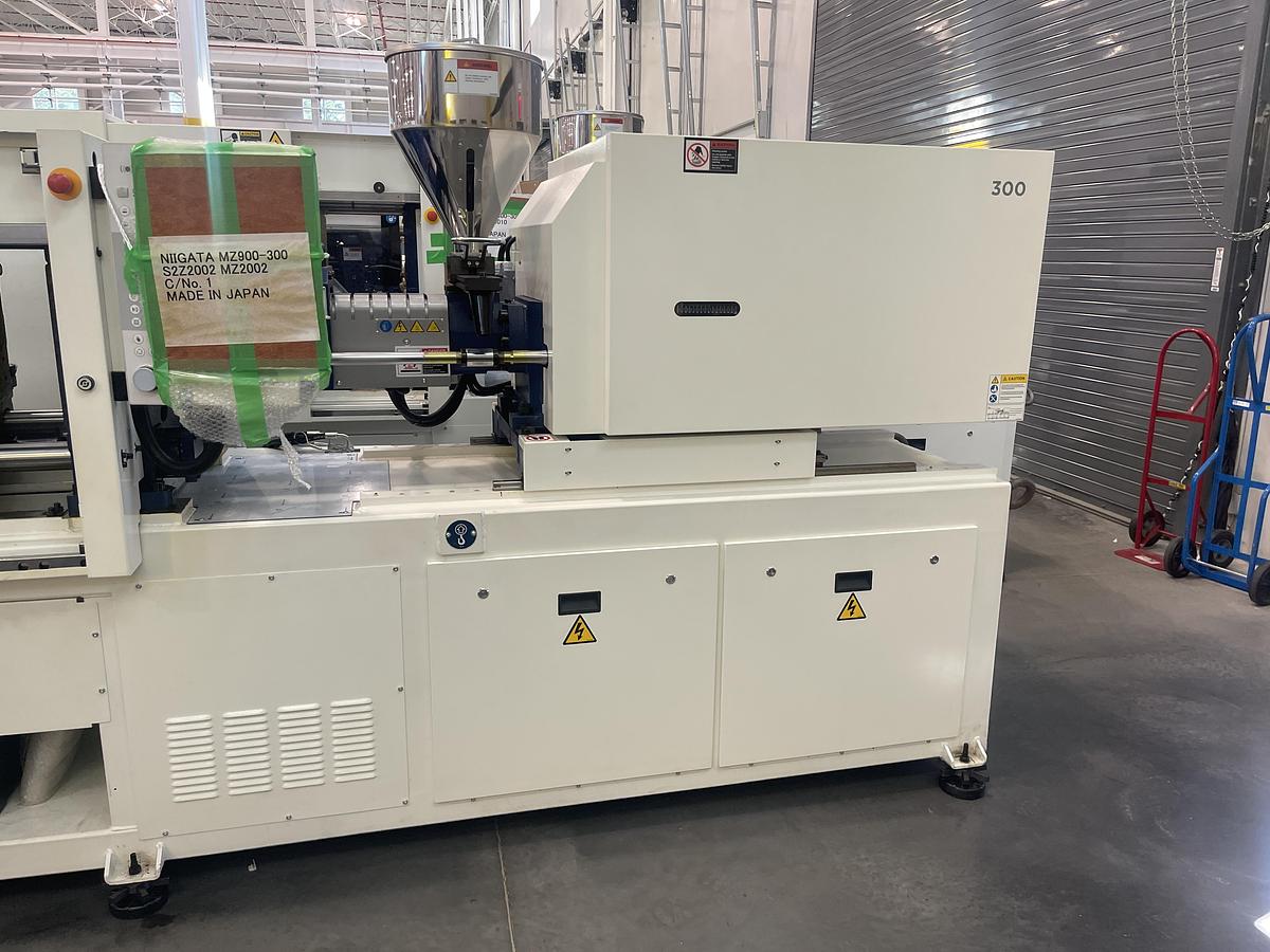 101 Ton, 3.73 oz Niigata MZ 900/300 Injection Molding Machine (2024)