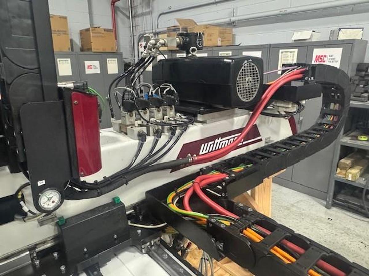 Used Wittmann W753 Robot (2008)