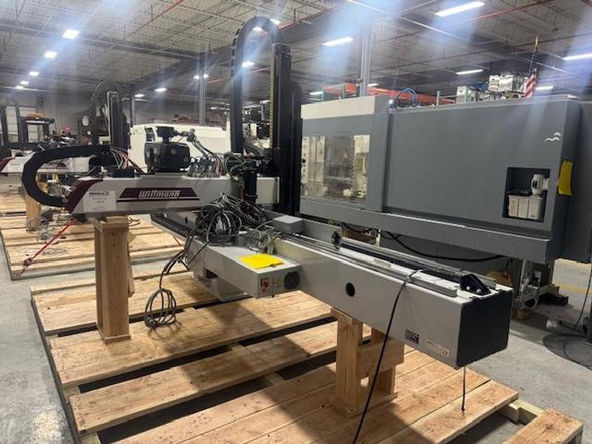 Used Wittmann W753 Robot (2008)