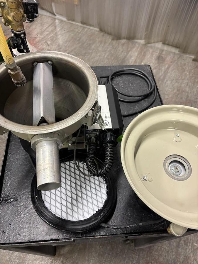 Used Conair Dustbeater Self-Contained Vacuum Loader