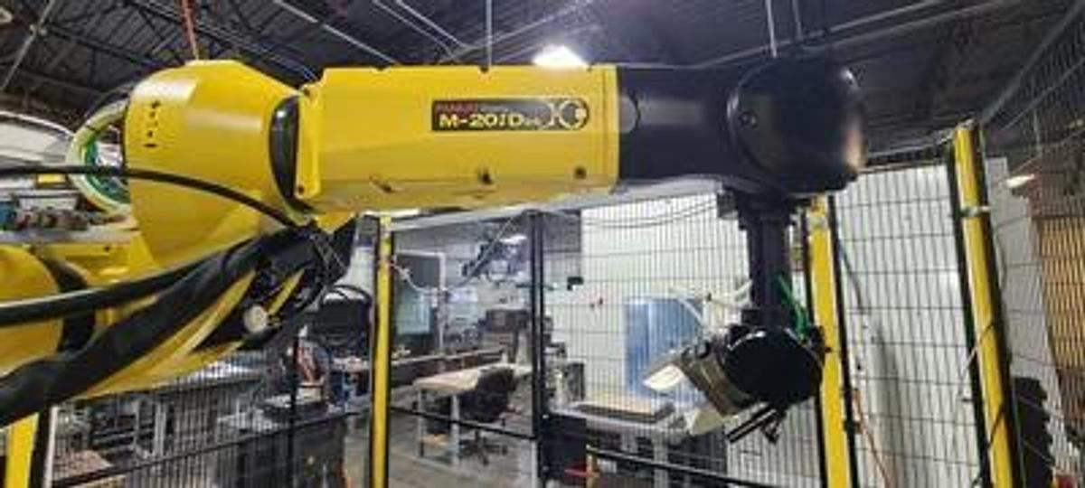 Used NOT READY - HAAS UMC-750 With FANUC M-20i D25 Robot Loading / Unloading system