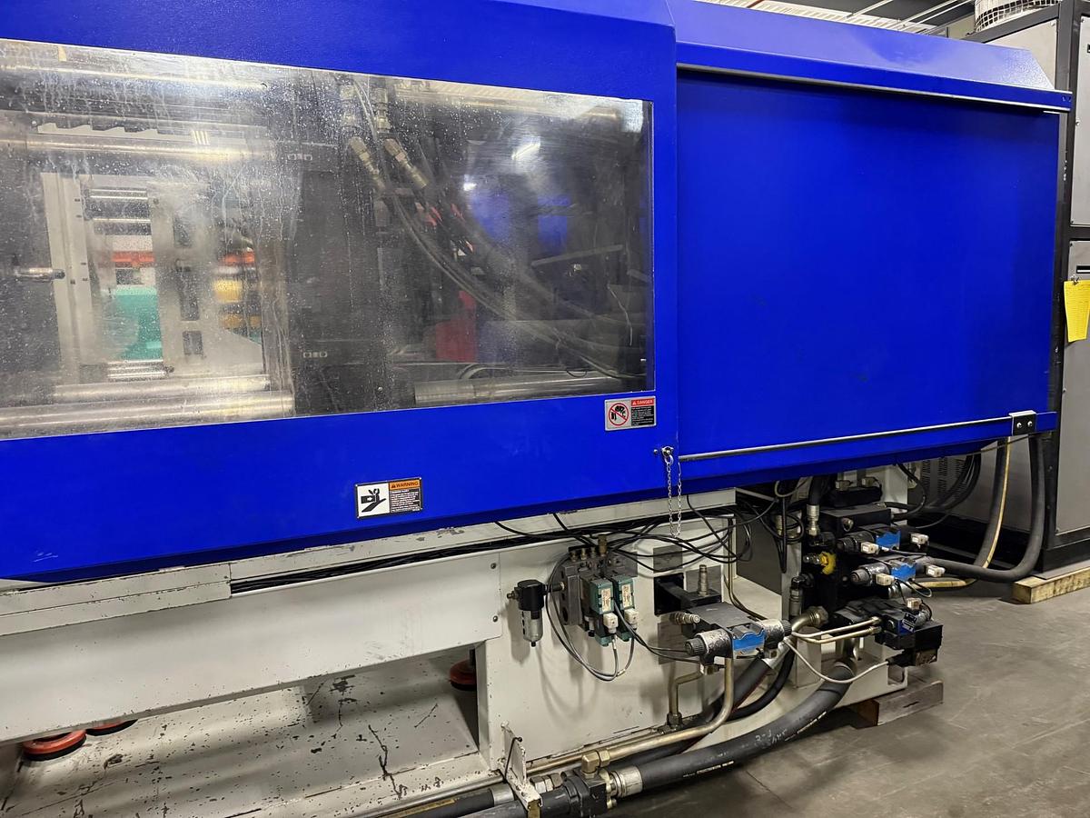 Used 300 Ton, 25.4 oz., Van Dorn Demag, Injection Molding Machine (2006)