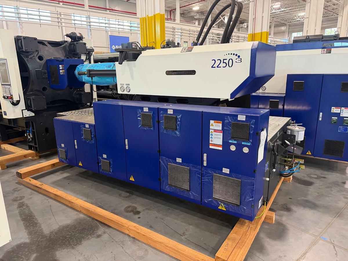 596 Ton, 34.23 Oz., Haitian MAIII 5300/2250 Injection Molding Machine