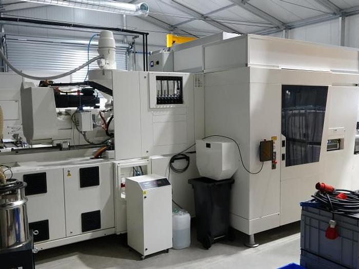 Used 449 Ton, 15.24 oz. Tiebarless Engel Injection Molding Machine