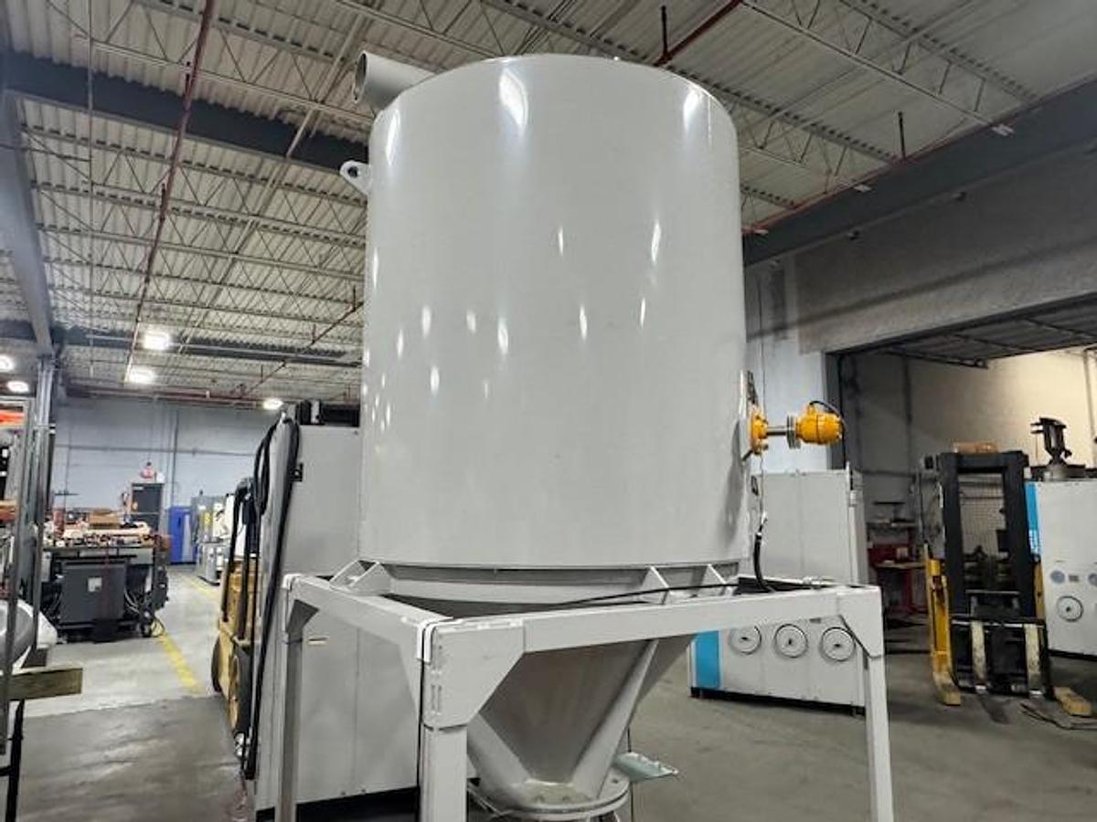 Used Matsui 530 cfm DMZ Series Material Dryer with Hopper (2022)