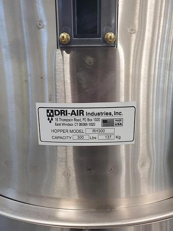 60 lbs/hour Dri-Air Material Dryer With 200 lb. Capacity Hopper (2026)