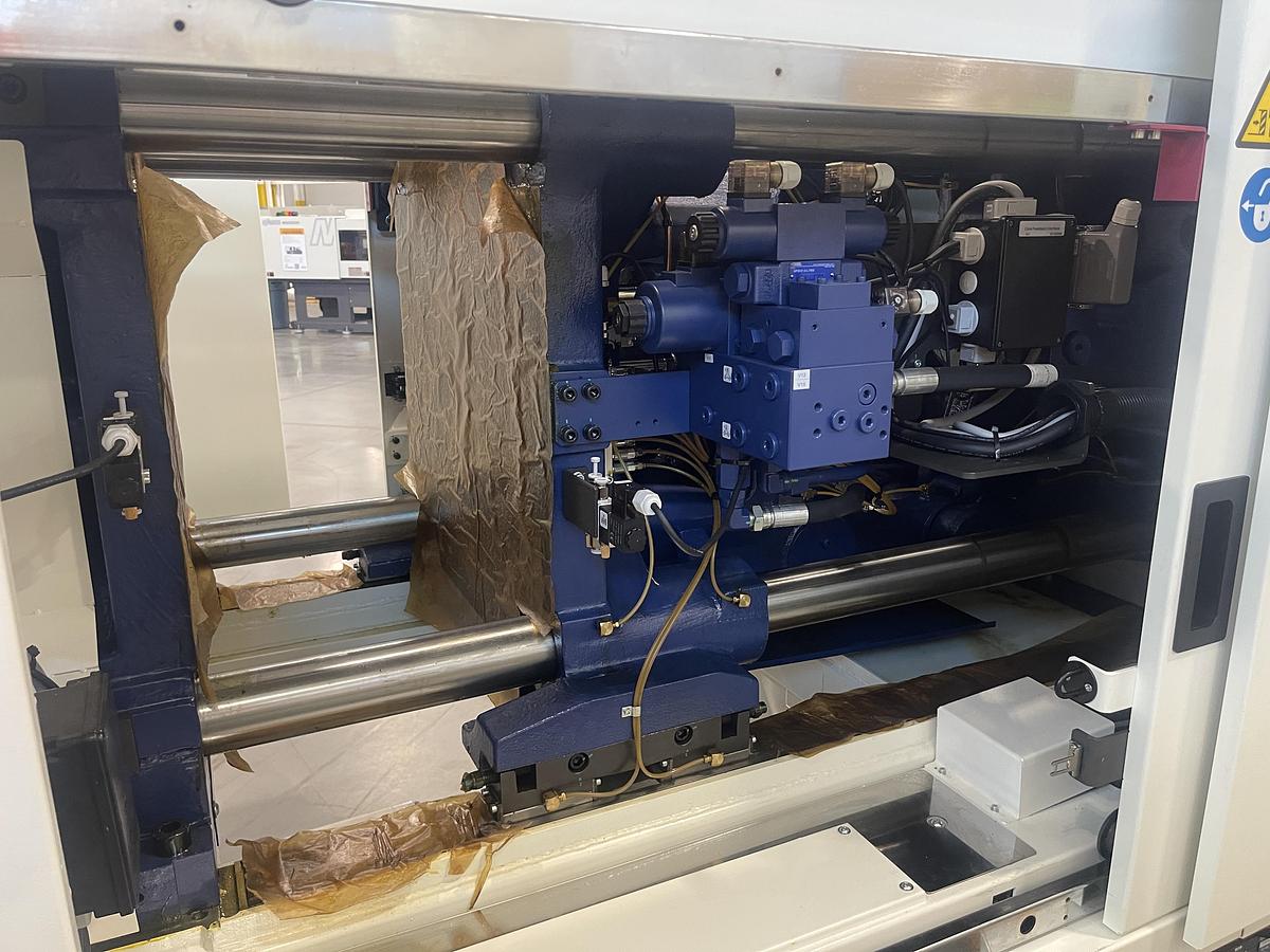 135 Ton, 5.85 oz Niigata MZ 1200/300 Injection Molding Machine (2025)