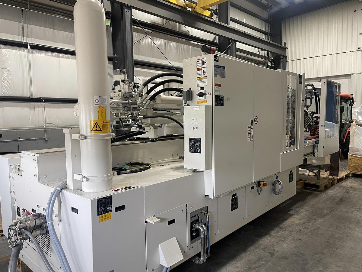 Used 330 Ton, 13.6 Oz. Krauss Maffei Injection Molding Machine (2016)