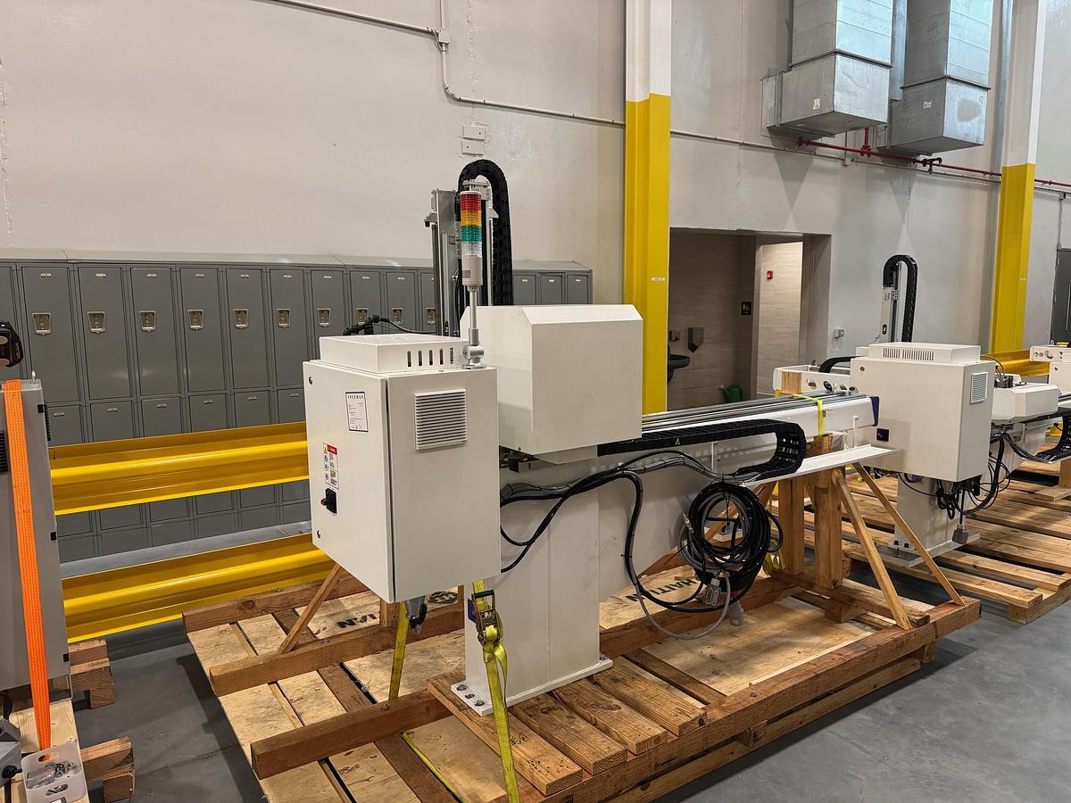 Used Not Ready - Hilectro Medium V Series Servo Robot (2023)