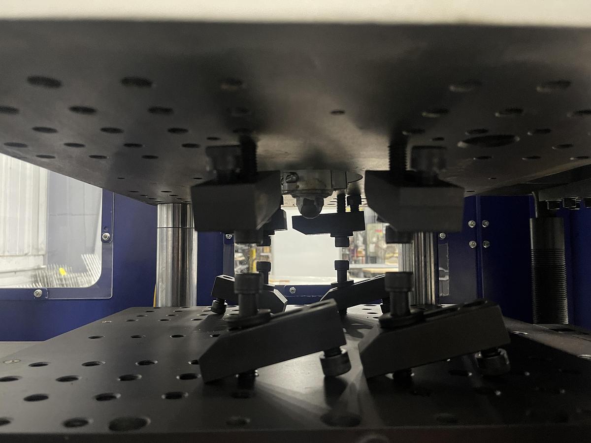 67 Tons, 5.1 Oz., TAYU Shuttle Table Vertical Injection Molding Machine (2022)