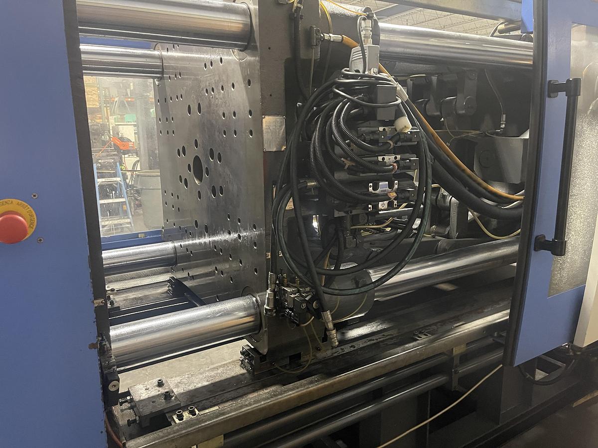 Used 360 Ton, 29.81 Oz., Haitian MA 3200/1700 Injection Molding Machine (2011)
