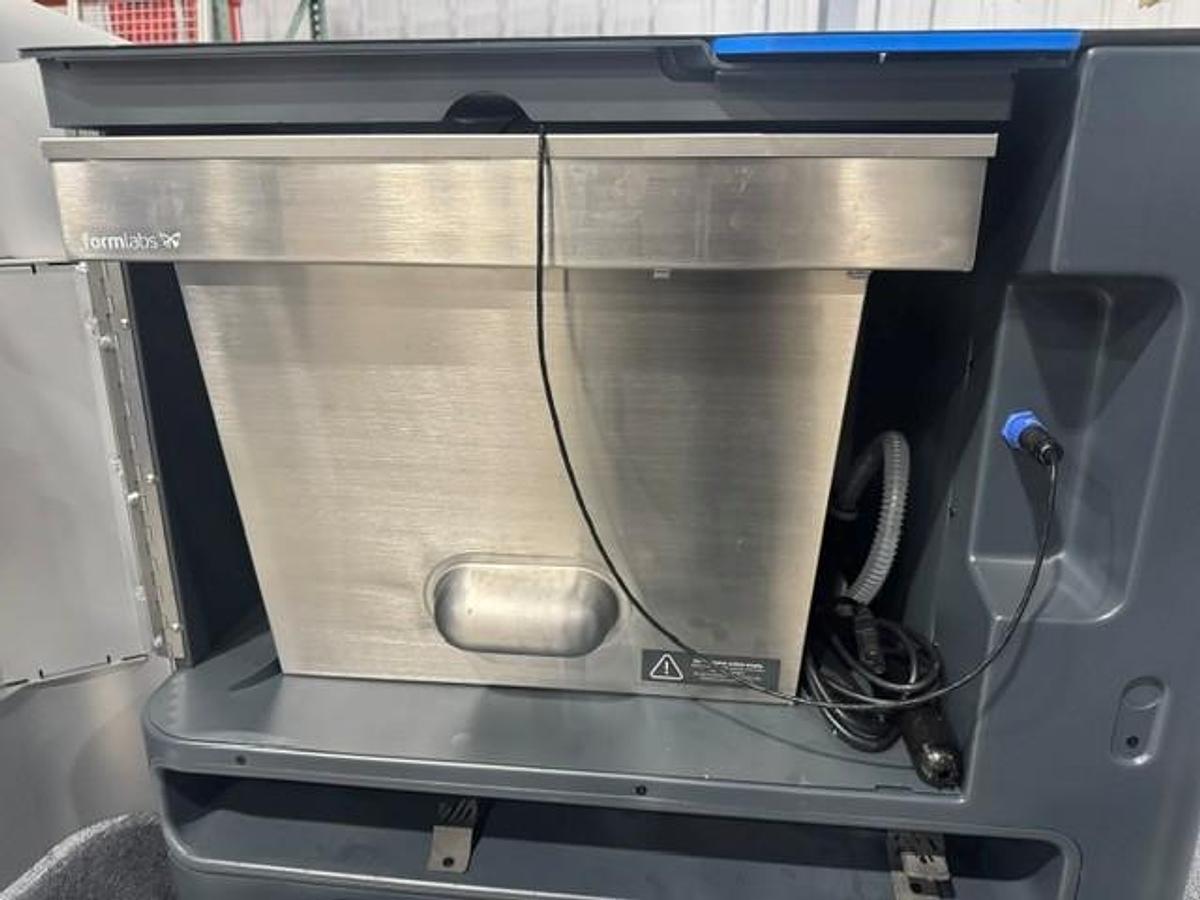 Used Formlabs Form 3L 3-D Printing Package including Cartridges (2022)