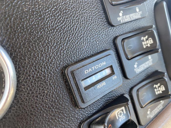 Used 2011 Peterbilt Heavy spec