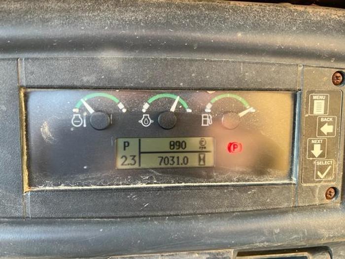 Used 2014 CAT 700K XLT