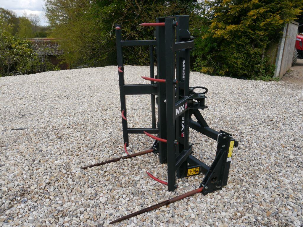 Used MX Manubal V500 Bale Grab