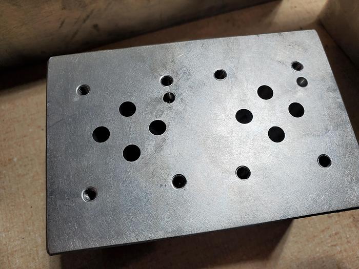 SFP10052 hydraulic directional control valve manifold (BRD1)