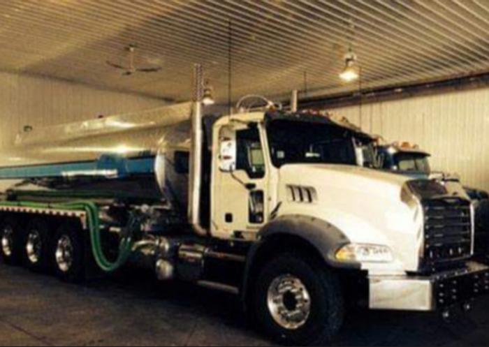 2011 Mack Tri-Drive Potable Water Truck