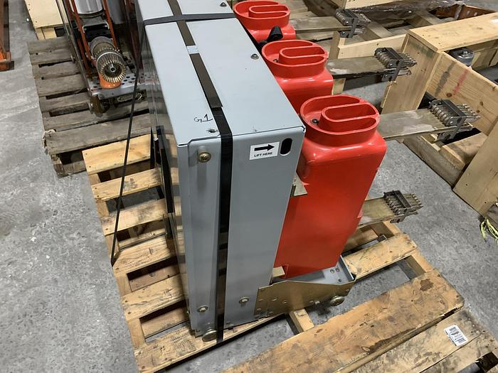 Used SQUARE D COMPANY 1200 AMP MEDIUM VOLTAGE BREAKER VACUUM SWITCH