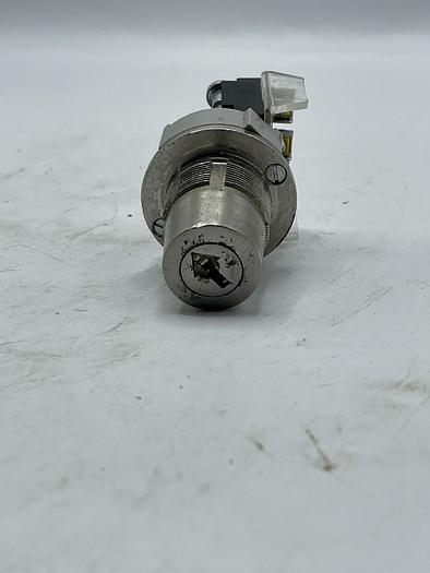 Used AB ALLEN BRADLEY 800T-H31 Ser T