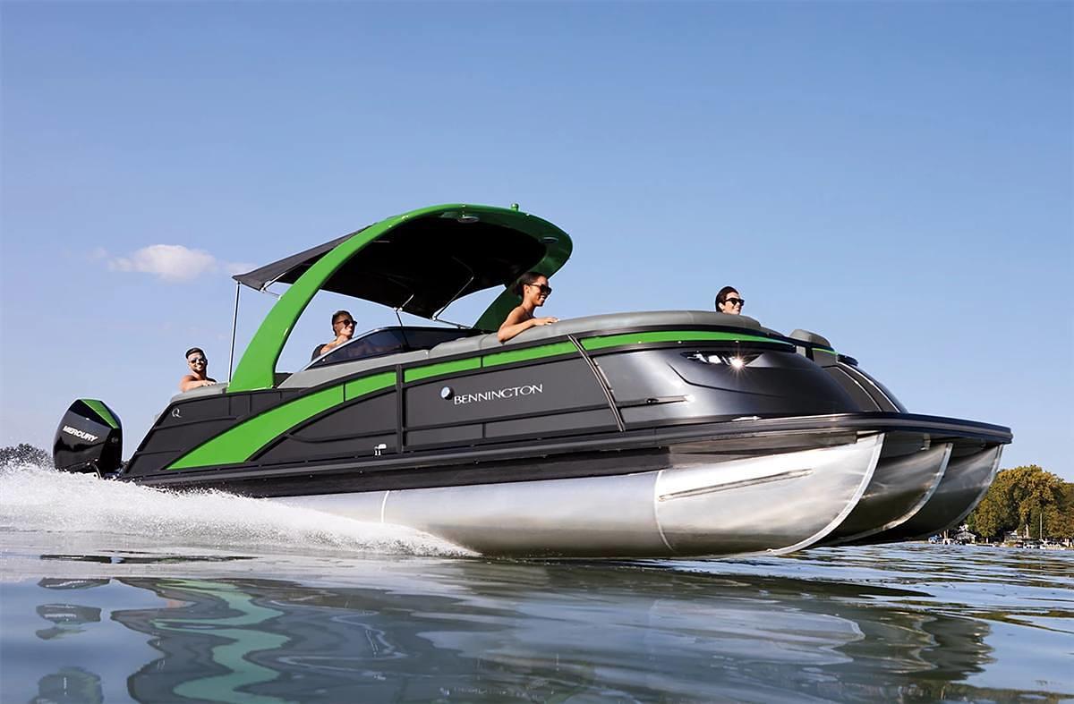2023 Bennington 30 QFBWA X2 Windshield, Folding Cladded Sport Arch