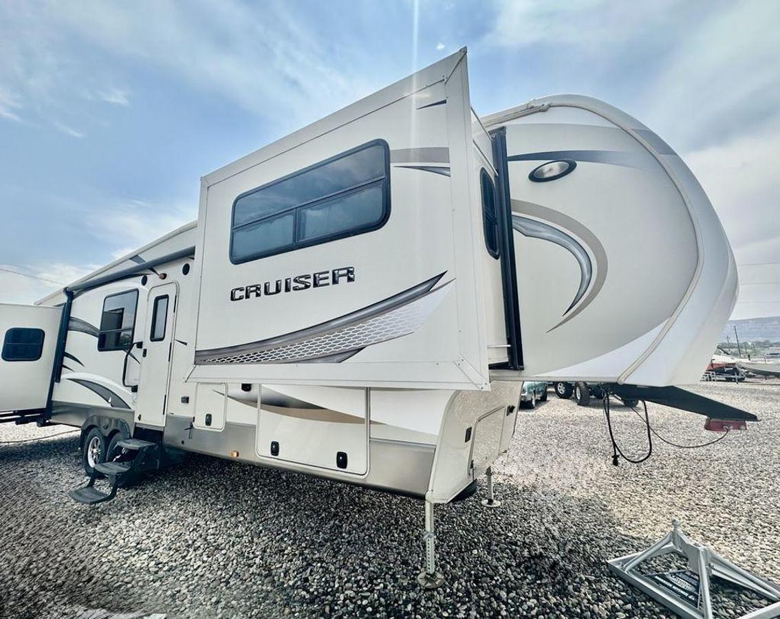 Used 2015 CrossRoads RV Cruiser CF362FL