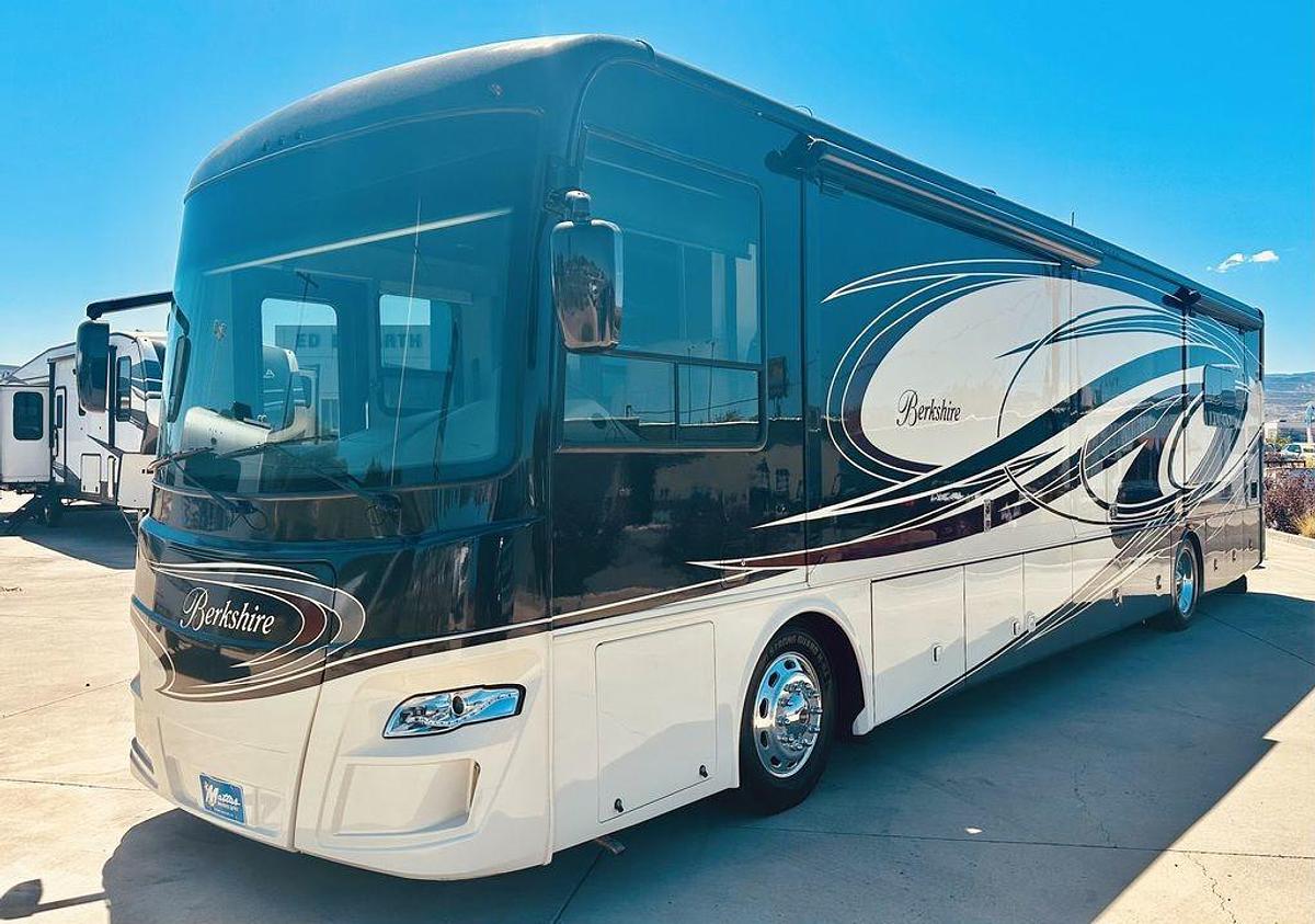 Used 2015 Forest River, Inc. Berkshire XL Cummins ISB-XT 360HP Engine 40QL
