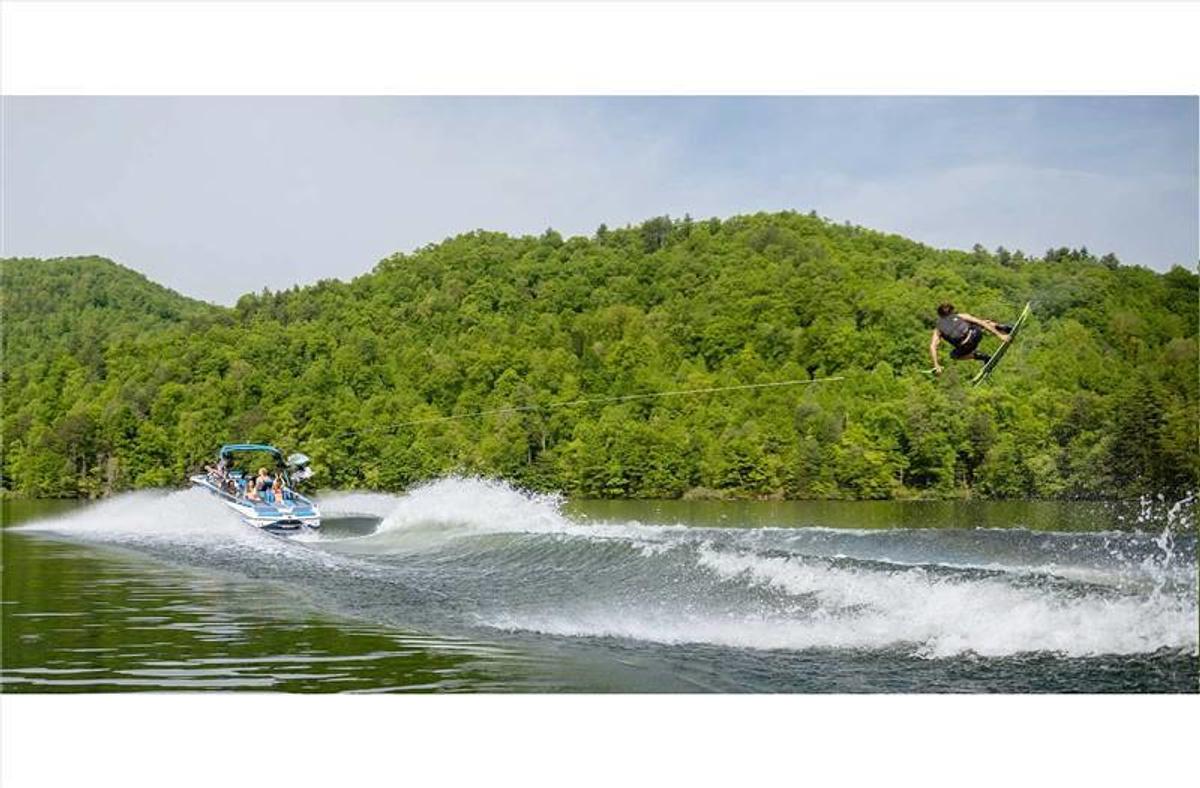2024 Malibu Boats 24 MXZ