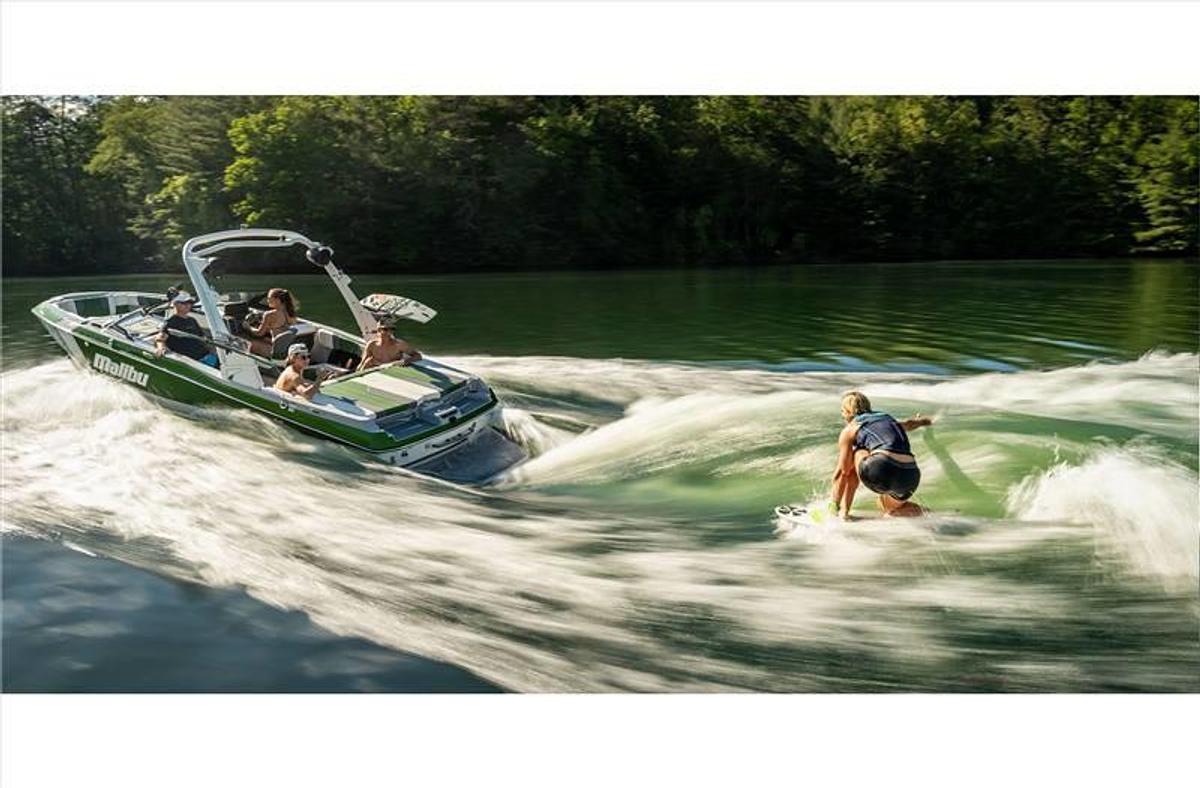 2024 Malibu Boats 21 LX