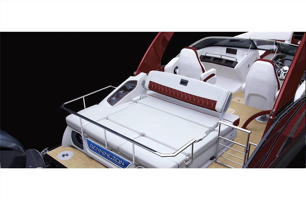 2023 Bennington 27 QXSBWA T2 Windshield,Gas Assist, Twin Engine