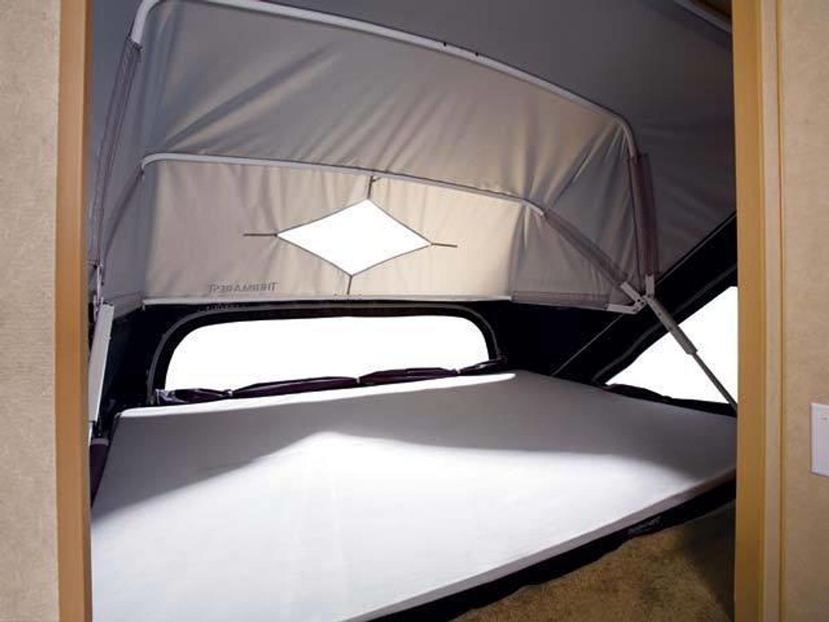 2008 Lance Camper Manufacturing Long Bed 1131