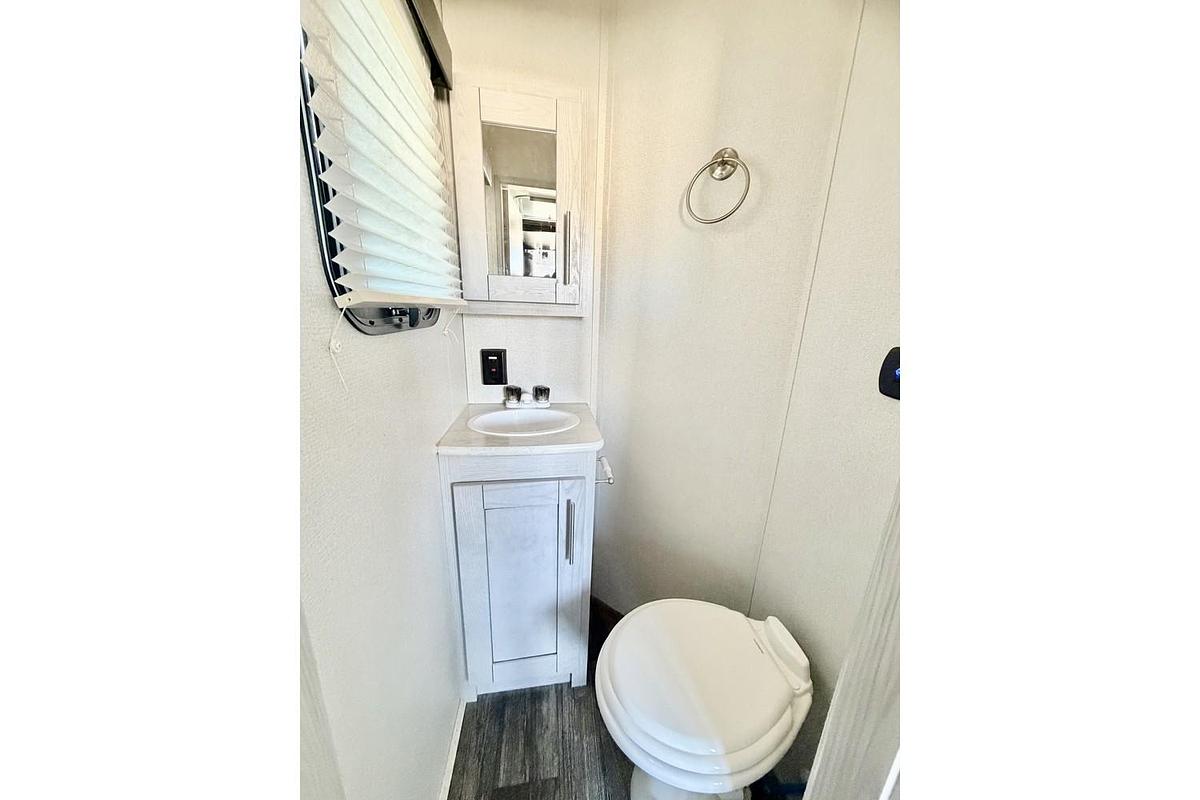 Used 2021 Keystone RV Fuzion 379