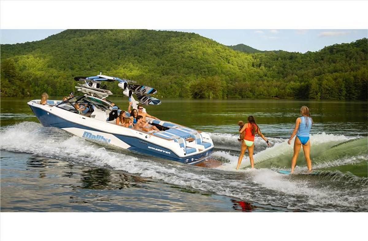 2024 Malibu Boats 26 LSV