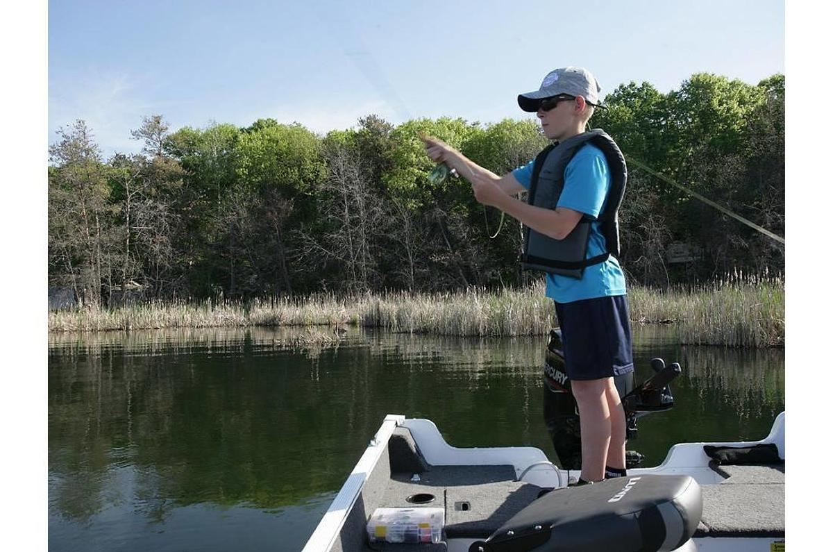 2023 Lund 1650 Angler Sport